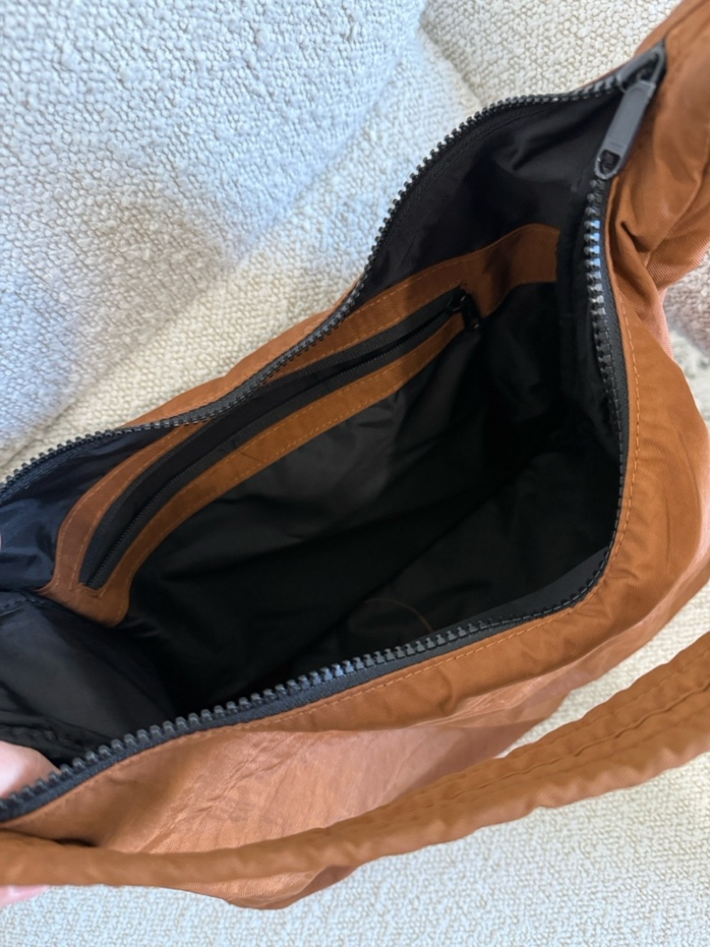 BAGGU Nylon Shoulder Bag in Discontinued Color Brown - Picture 3 of 8